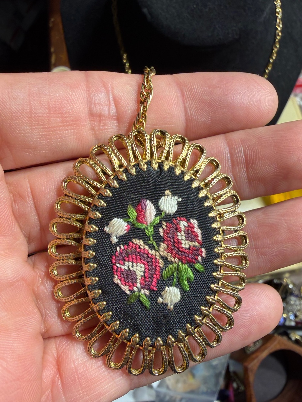 vintage gold tone embroidered floral pendant brooch necklace